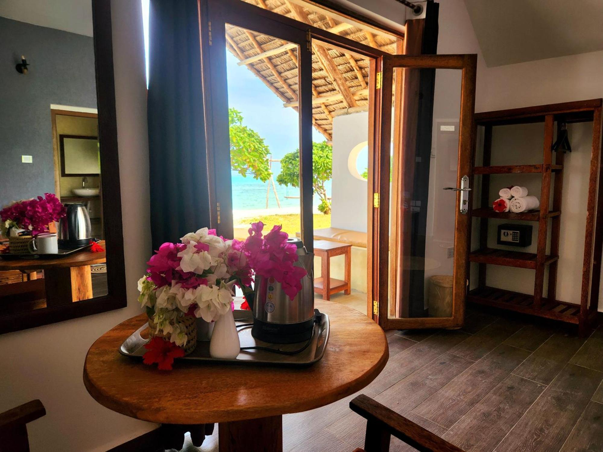 Almas Beach Boutique Hotel Makunduchi Экстерьер фото